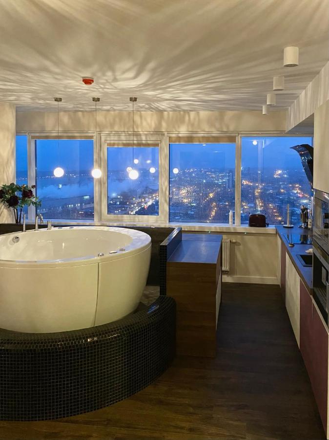 Апартаменты Sky Flat Jacuzzi 27 Floor Клайпеда Экстерьер фото