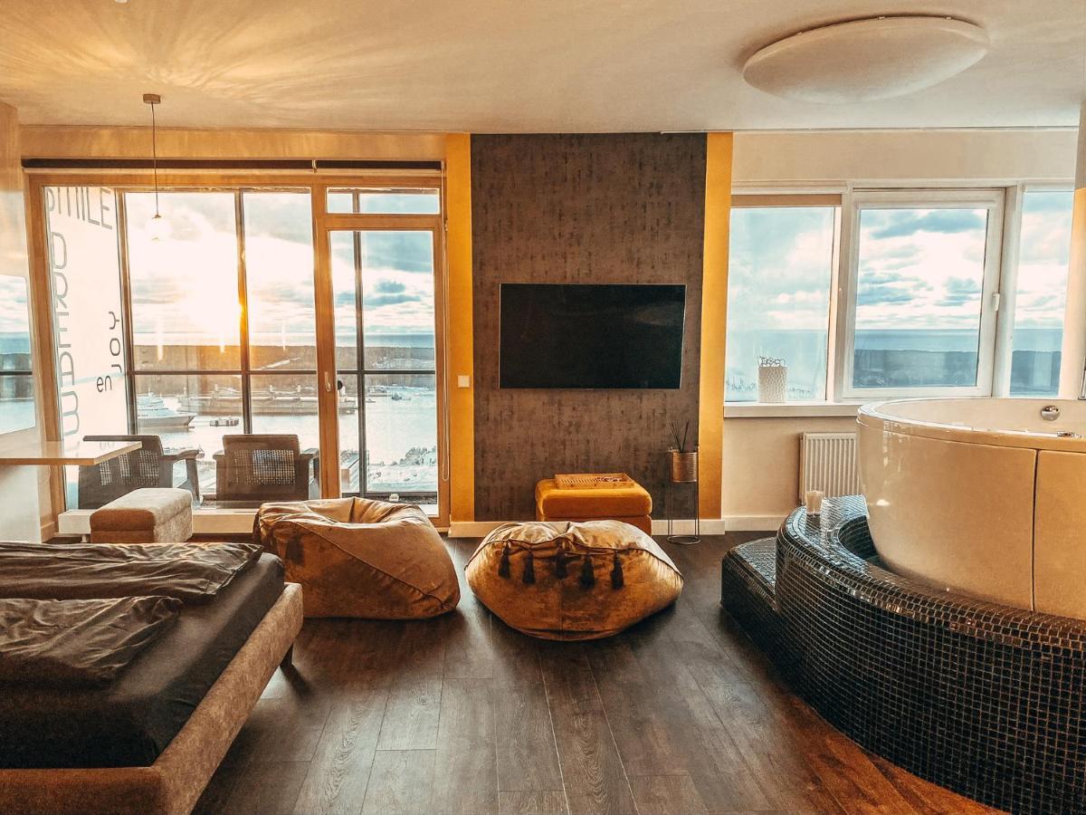 Апартаменты Sky Flat Jacuzzi 27 Floor Клайпеда Экстерьер фото