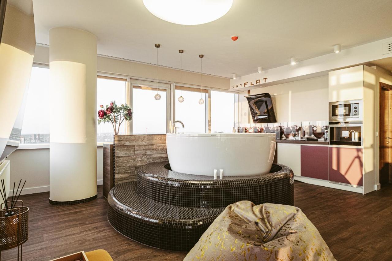 Апартаменты Sky Flat Jacuzzi 27 Floor Клайпеда Экстерьер фото